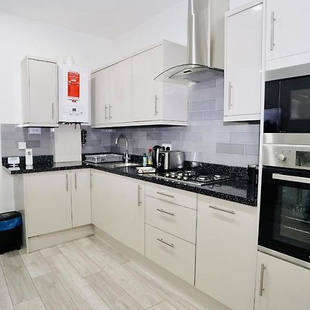 E2M Stays Lovely Apt Close To Ilford Station With Free Parking Exterior photo