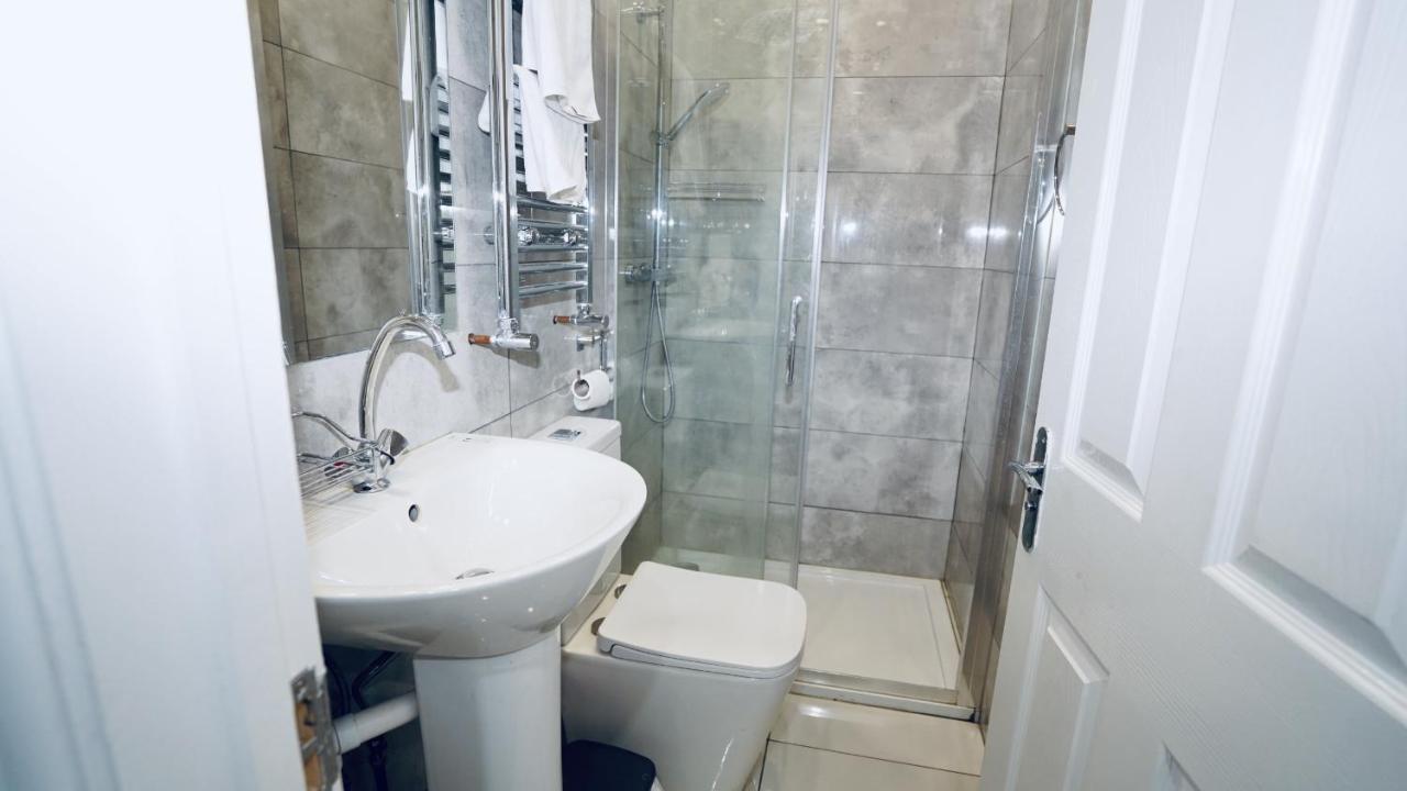 E2M Stays Lovely Apt Close To Ilford Station With Free Parking Exterior photo