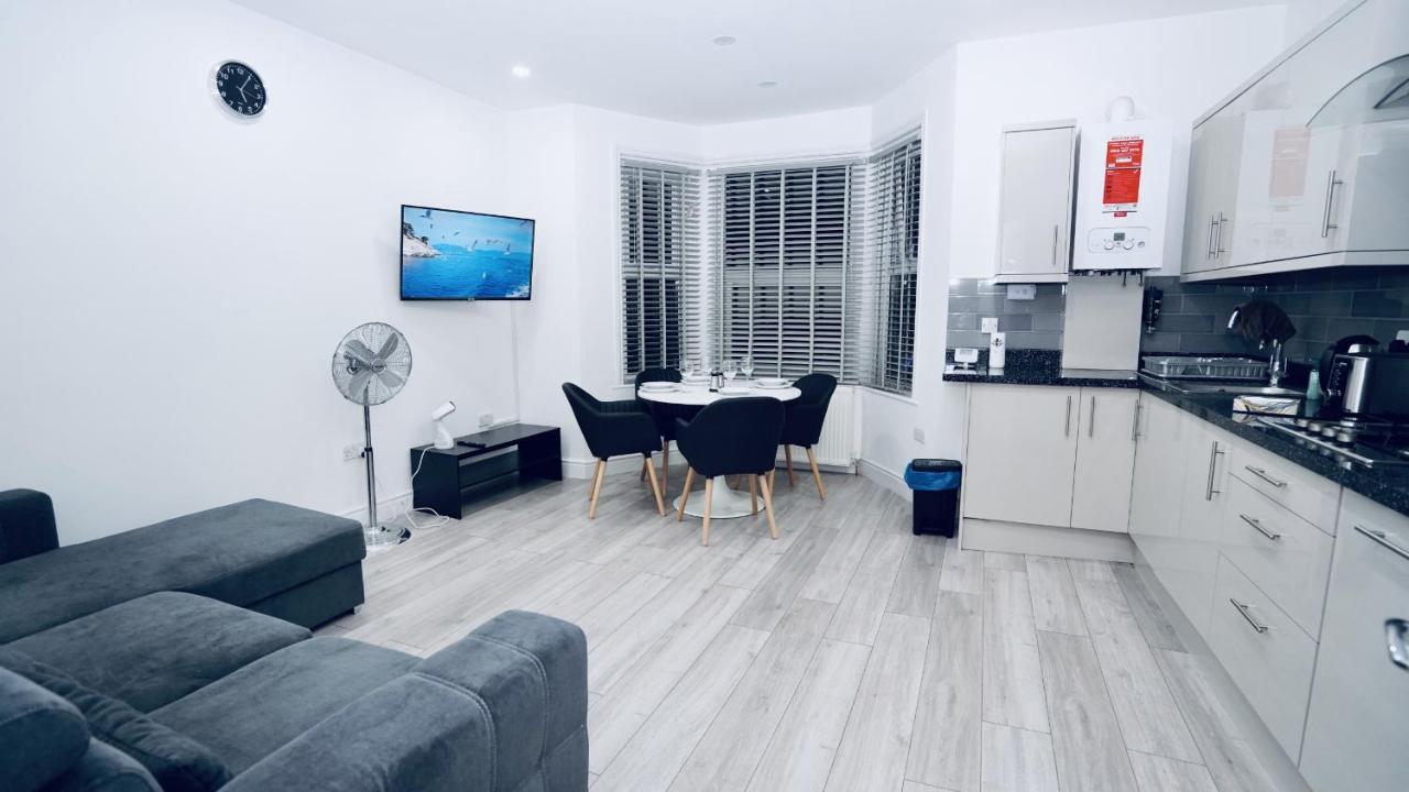 E2M Stays Lovely Apt Close To Ilford Station With Free Parking Exterior photo
