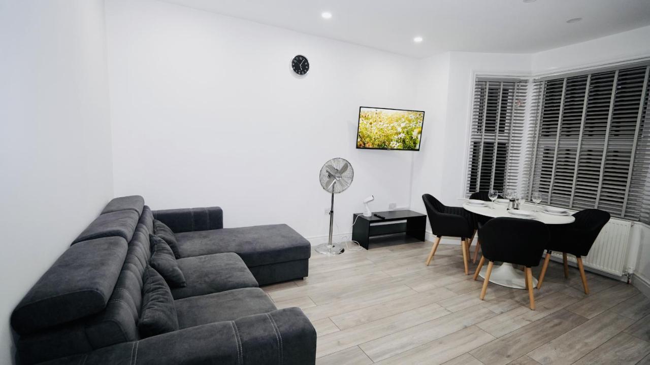 E2M Stays Lovely Apt Close To Ilford Station With Free Parking Exterior photo